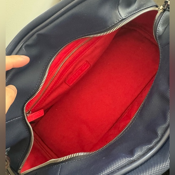 Lacoste crossbody bag with strap - Picture 8 of 9